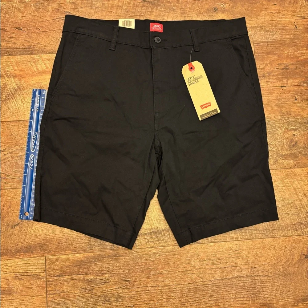 Men’s relaxed fit 8” chino shorts (khaki)